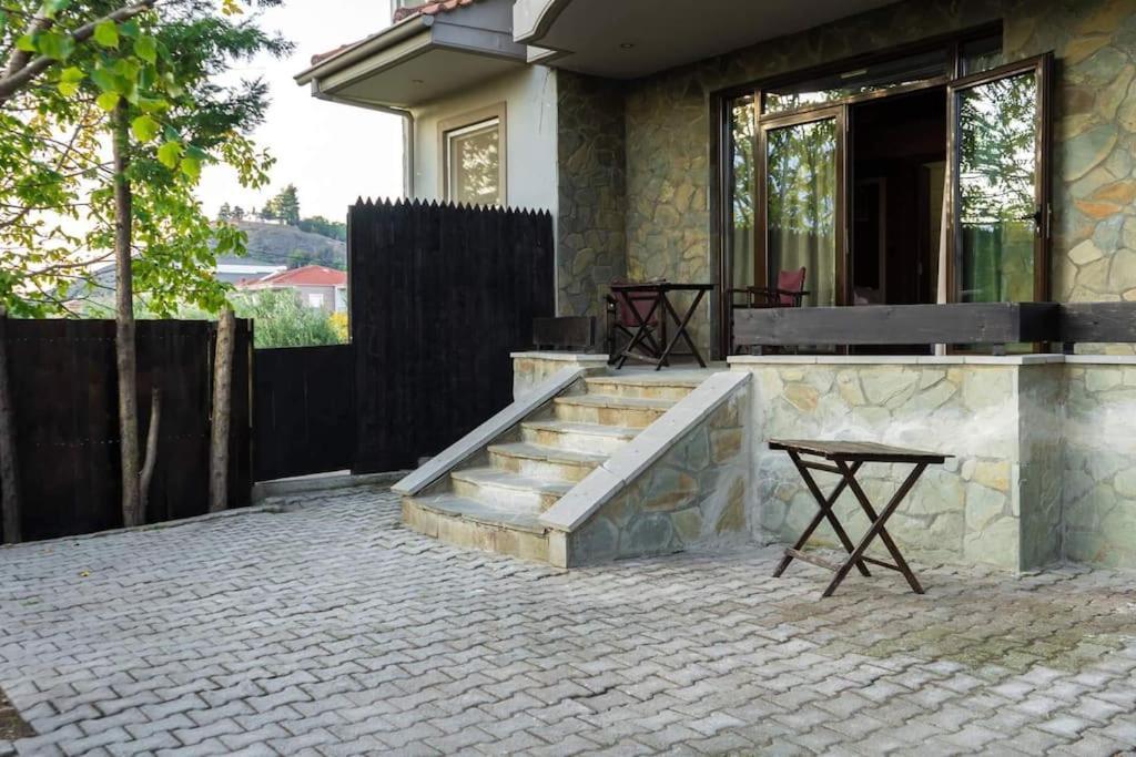 Under The Rocks Apartment Kalambaka Exterior photo